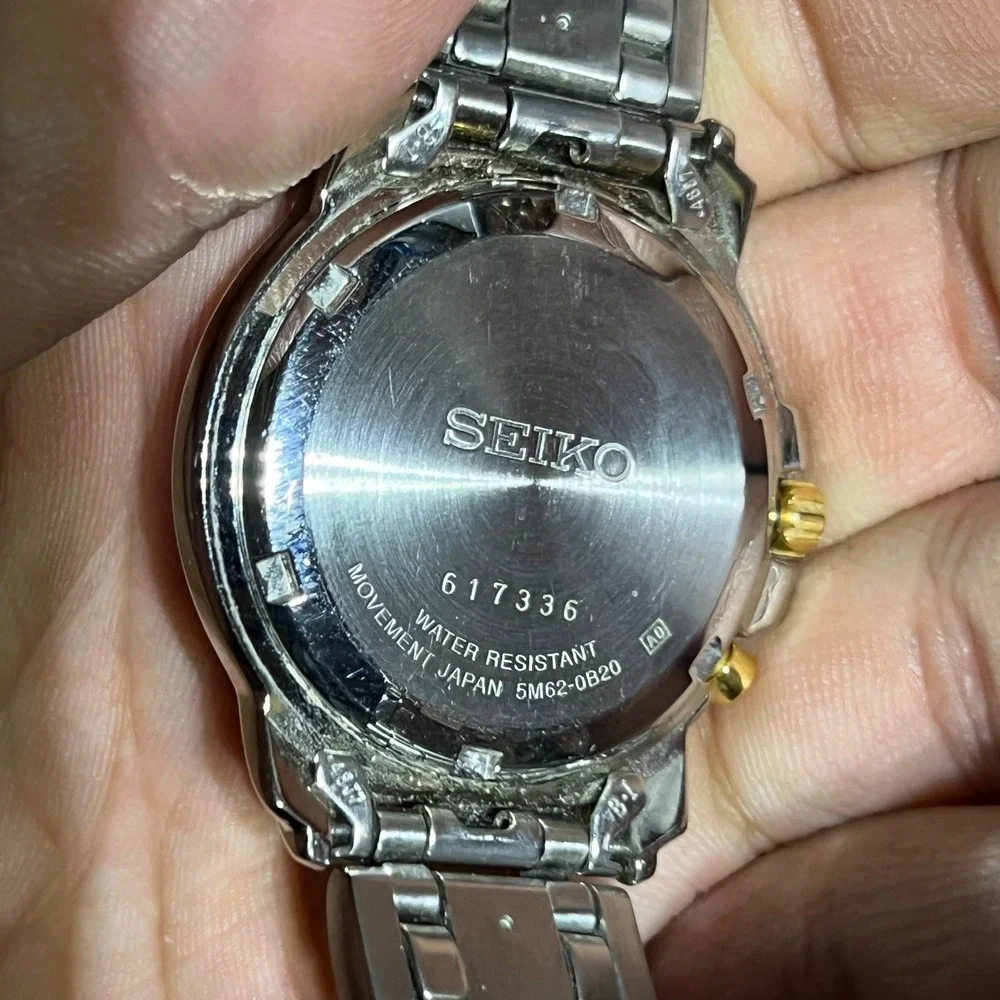 Seiko Kinetic Watch Mens OS Silver Gold Two Tone 5M62-0B20 Date Roman Numeral